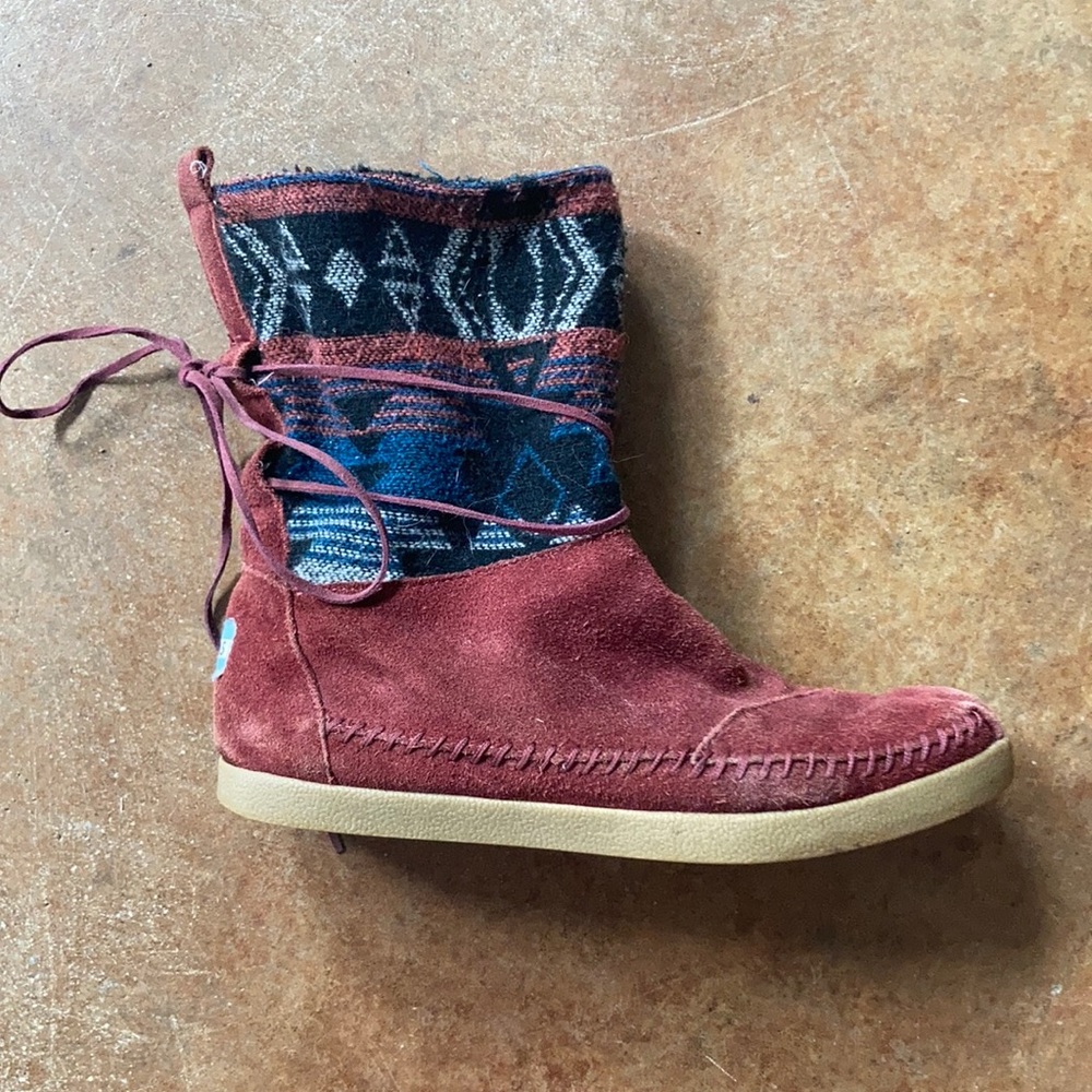 Comfy TOMS boots